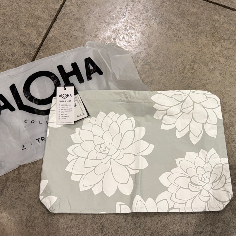 ALOHA Collection Max Pouch Floral grey white may day special edition NWOT